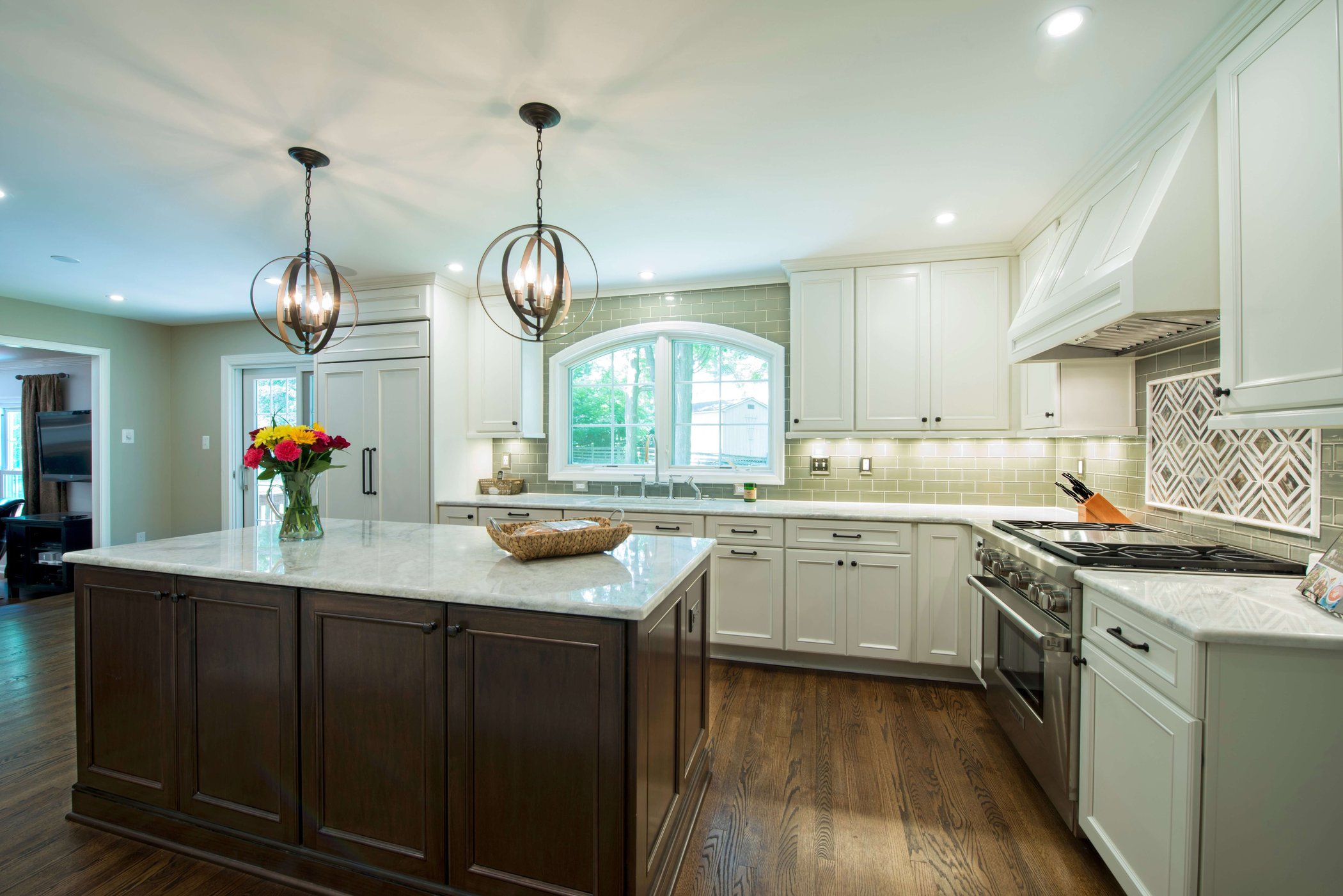 6 Examples of Beautiful Transitional Kitchens