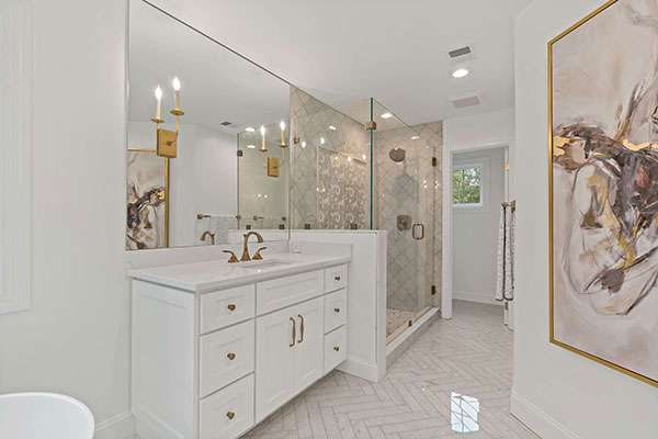 Elegant & Sophisticated Herndon Primary Bathroom Remodel 