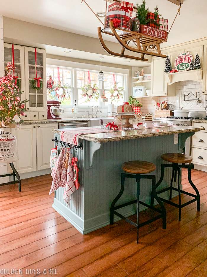 5 Ways to Decorate Your High End Kitchen For The Holidays